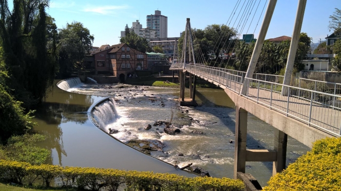 Segunda-feira deve ser de tempo firme e com predomínio de sol em SC