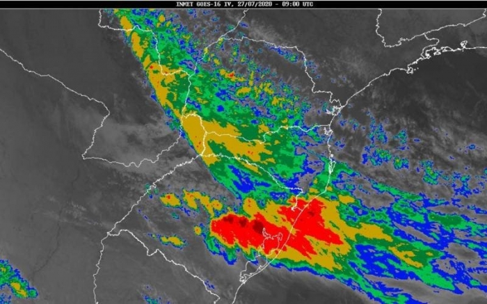 A semana começa com muitas nuvens em SC; vem frio forte por aí