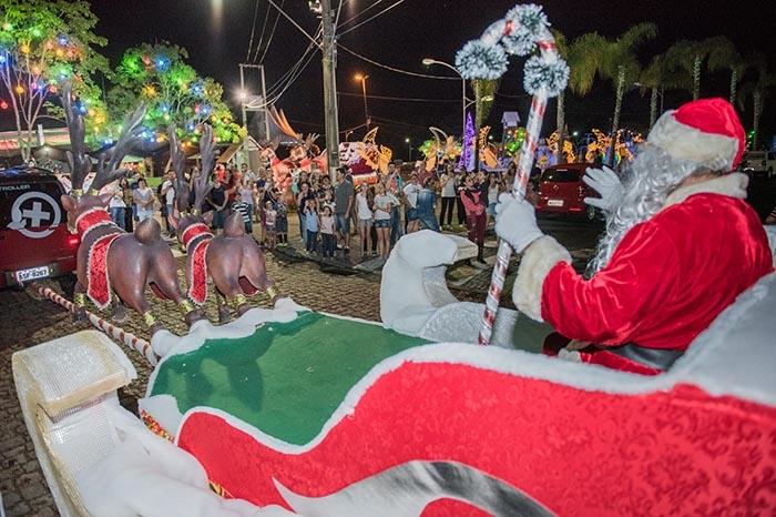 Passeio de lanterna abre a programação do Natal Mais Encantado