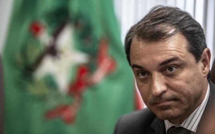Sob a pressão do impeachment, Carlos Moisés anuncia investimentos no Vale do Itajaí
