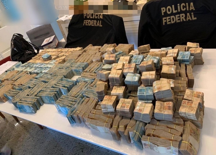 PF cumpre mandados de busca em operação contra fraude nos Correios; investigação começou em SC