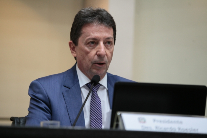 Impeachment de Moisés: tribunal rejeita inclusão de relatório da PF no processo