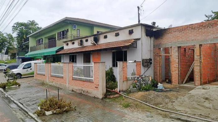 Família de Timbó precisa de ajudar para reconstruir casa destruída em incêndio