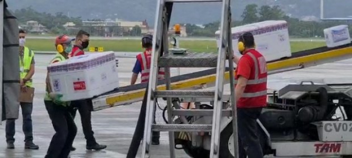 SC recebe lote com mais 21,6 mil vacinas CoronaVac