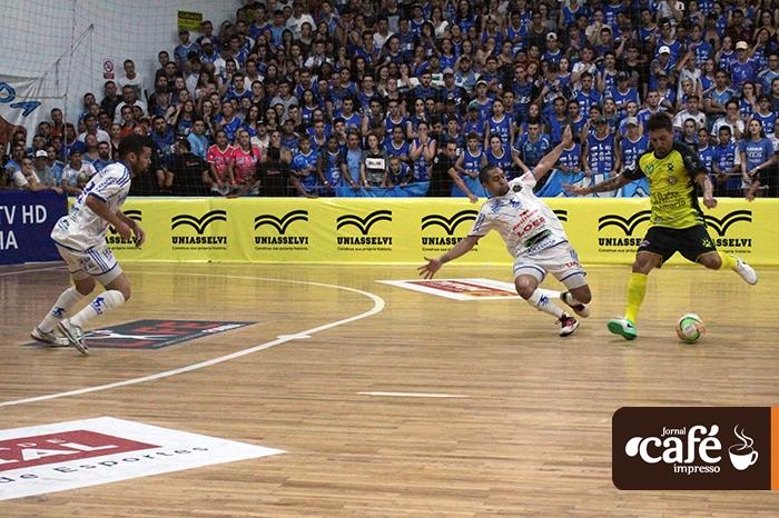 Cachorrões vence clássico contra Loes