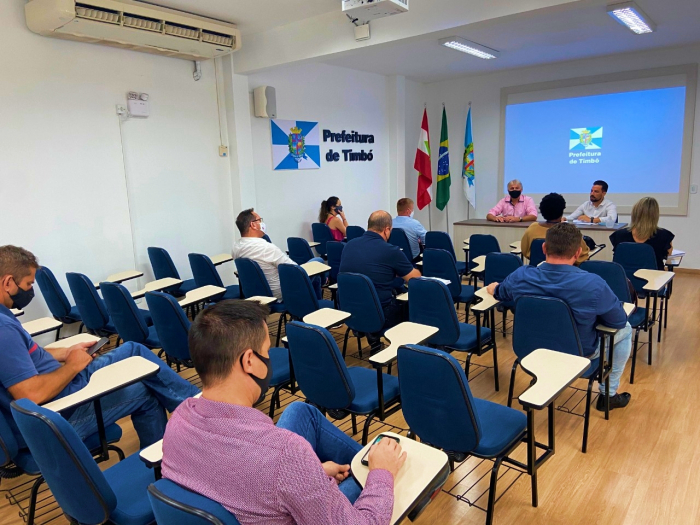 Executivo de Timbó se reúne com legislativo em ato de aproximação