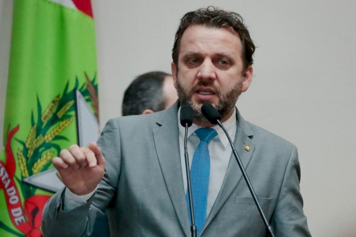 Deputado Jerry Comper nega convite para Defesa Civil