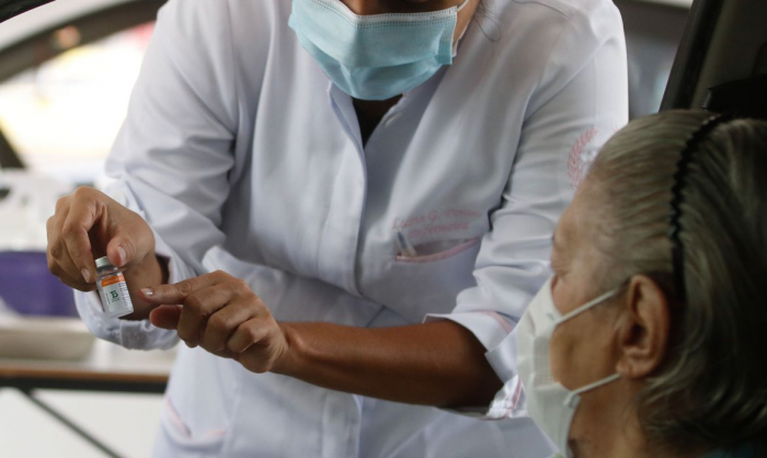 Café Impresso explica seus direitos no momento da vacinação