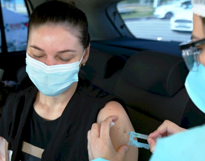 SC deve receber mais 83 mil doses da Pfizer nesta segunda