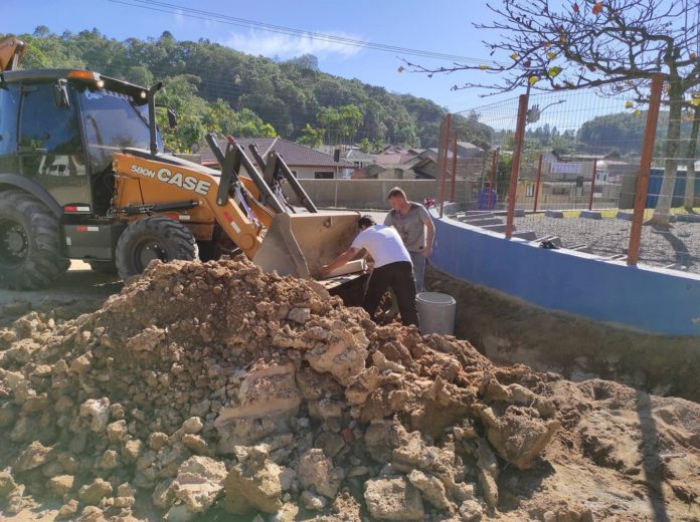 SAMAE Timbó inicia implantação de novas redes de água na Rua Tupiniquim