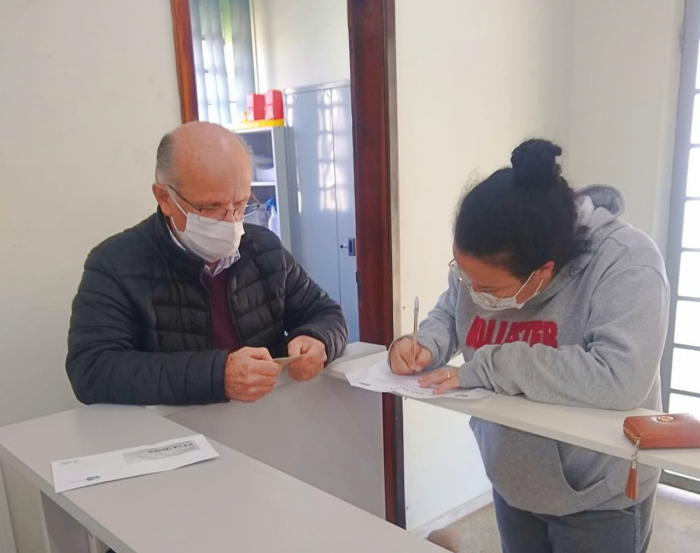 Desenvolvimento Social de Indaial inicia entrega de cartões do SC Mais Renda aos beneficiados com programa do Governo Estadual