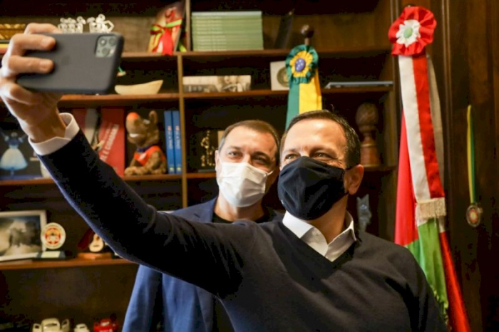 Em encontro com Doria, Moisés manifesta desejo de comprar vacina diretamente do Butantan