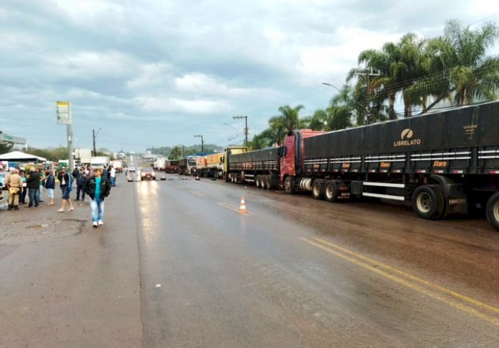 Polícia monitora pontos de bloqueio em sete rodovias estaduais