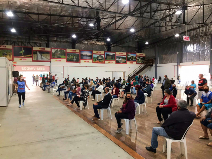 Indaial aplica mais de 1.350 doses em Drive-Thru da vacinação contra a Covid-19