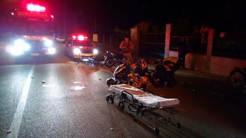 Na madrugada de ontem, um acidente no bairro Araponguinhas deixou uma ciclista inconsciente (Foto: Divulgação/Corpo de Bombeiros Militar de Timbó)