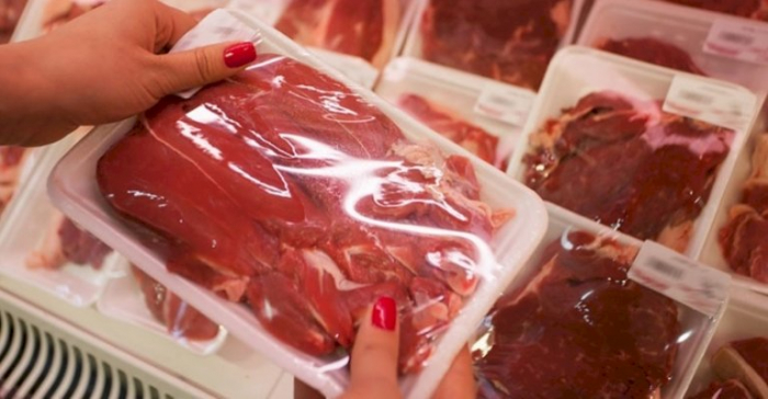 Sem exportar para a China, preço da carne bovina pode desabar no Brasil, diz analista