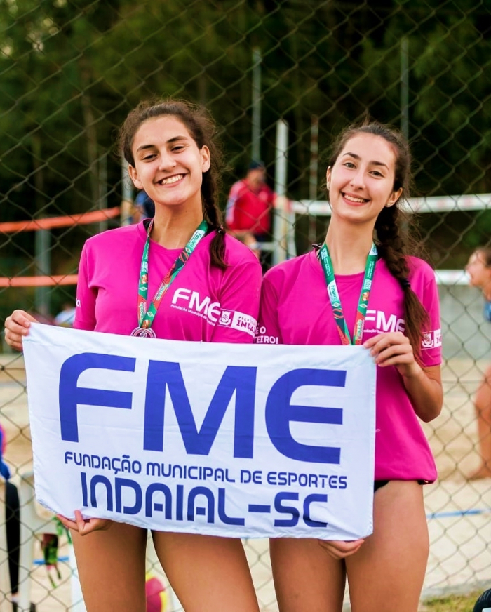 Dupla de Vôlei da FME Indaial compete no Circuito Catarinense de Vôlei de Praia