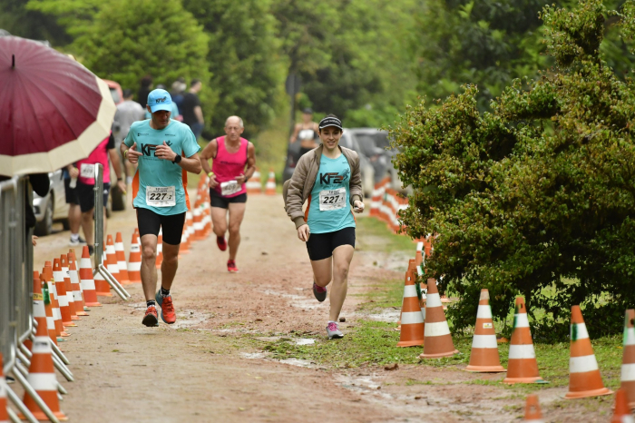 Corrida 10 Milhas do Morro Azul reúne cerca de 300 atletas em Timbó
