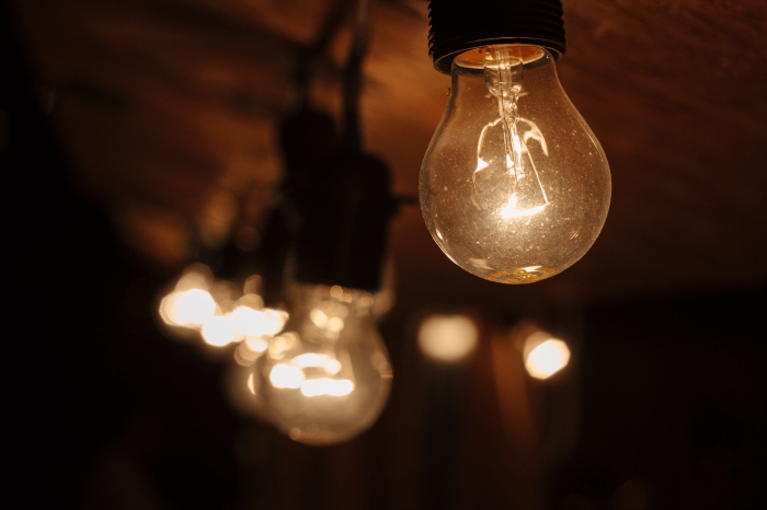 Bônus incentiva redução do consumo de energia com desconto na conta de luz