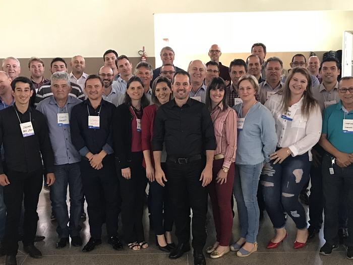 Lideranças vêm a Timbó conhecer modelo de gestão pública