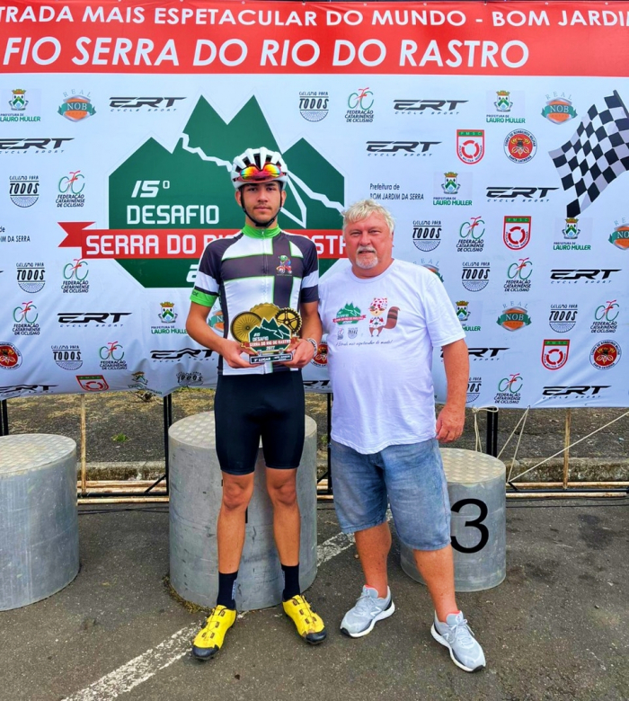 Ciclismo da FME Indaial/Sapo Verde conquista 3º lugar em prova Estadual 