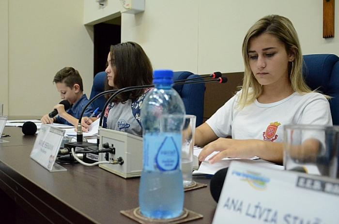 Descobrimento do Brasil e Dia do Índio são destaques no Parlamento Jovem