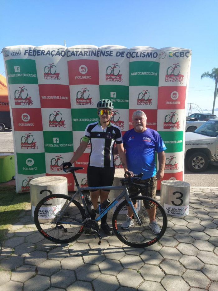 Ciclismo da FME Indaial/Sapo Verde é destaque em competições no fim de semana