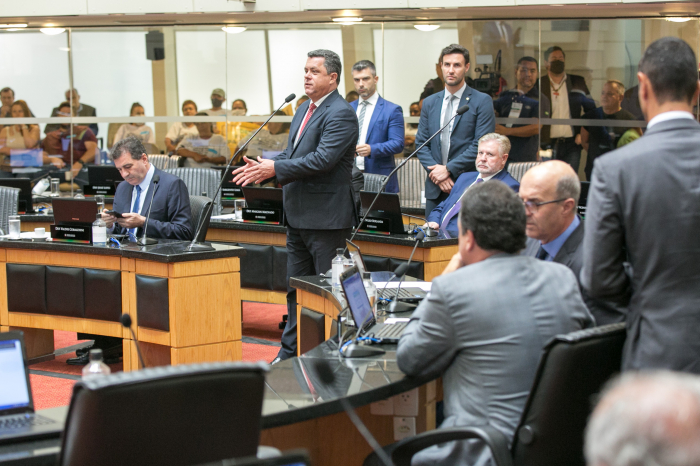 Deputados noticiam recursos para Blumenau e erros na folha do magistério