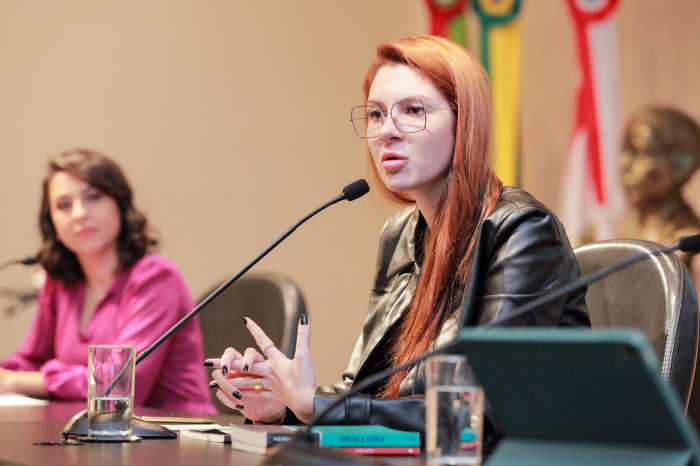 Ana Campagnolo lança o livro “Ensino Domiciliar na Política e no Direito”