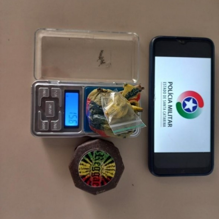 Adolescentes são apreendidos com maconha em Indaial