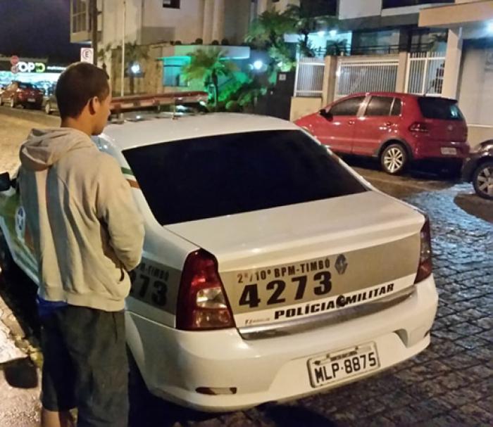 Polícia de Doutor Pedrinho e Timbó prendem foragido da Justiça