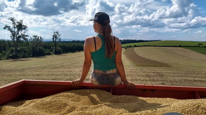 Agricultura ganha reforço de lei que institui o Programa Jovem Agricultor