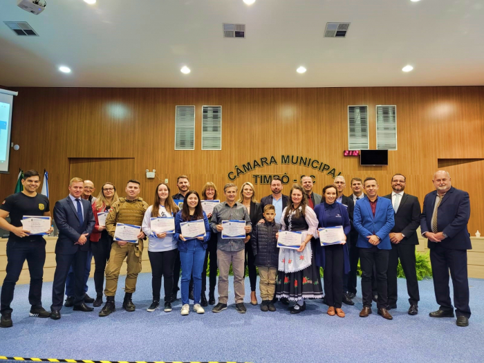 Câmara de Timbó realiza Sessão Solene de entrega de moções