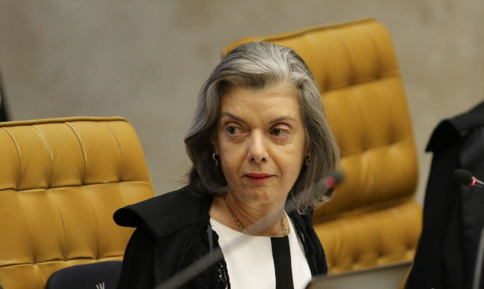 Cármen Lúcia é eleita ministra efetiva do TSE