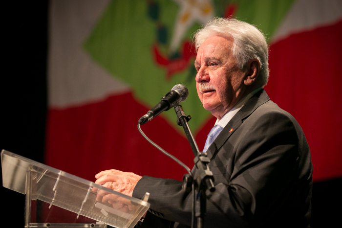 Deputado Moacir Sopelsa assume o governo de Santa Catarina