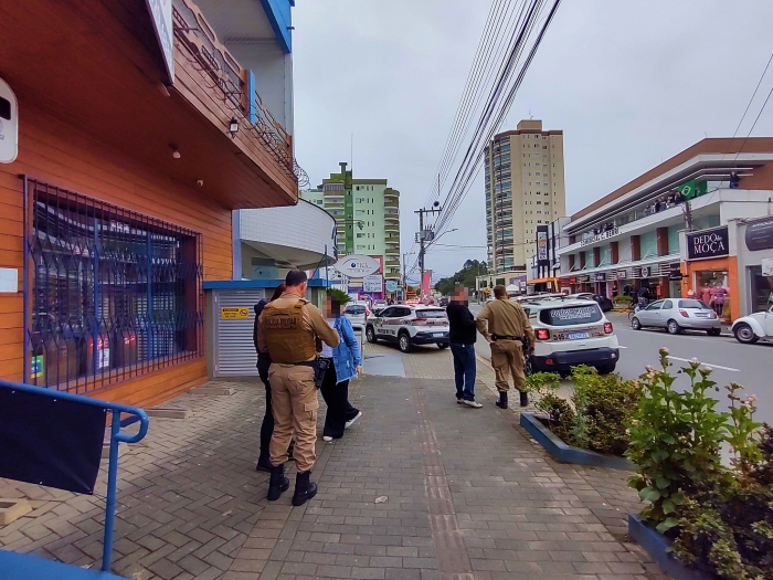 Relojoaria é assaltada no centro de Timbó