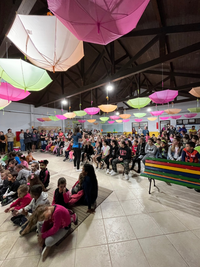 Noite do Pijama na Escola Municipal Tiroleses e UPE Alecrim reuniu cerca de 170 alunos