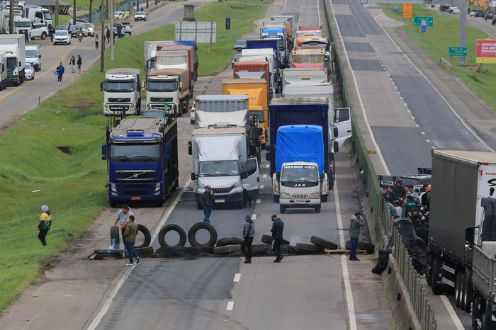 Em SC, 47 cirurgias foram adiadas após bloqueio de rodovias