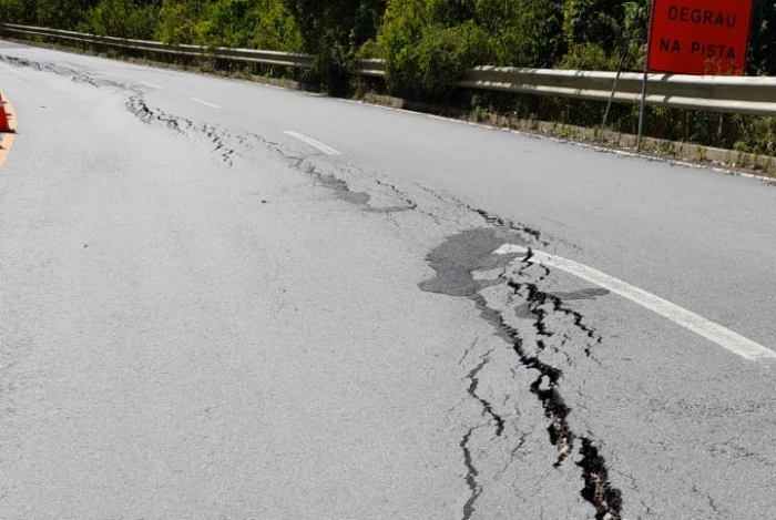 Proibido tráfego de veículos pesados na SC-350