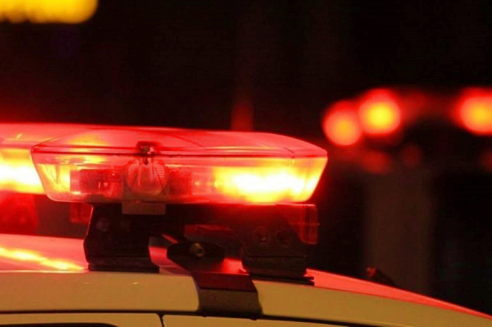 Câmeras flagram dois homens furtando veículo em Indaial