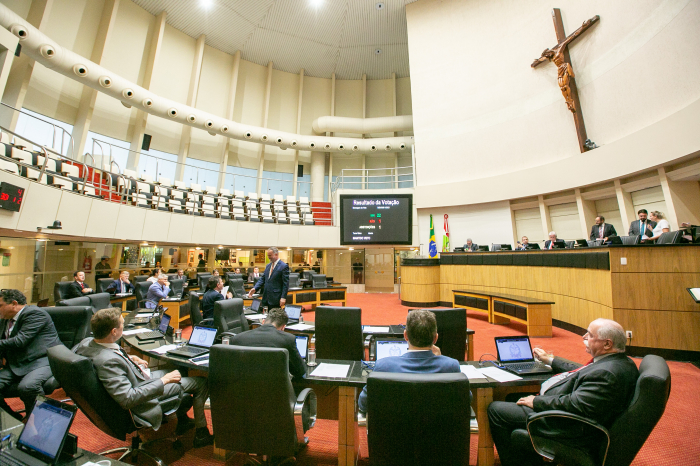 Deputados aprovam quatro projetos em favor dos idosos