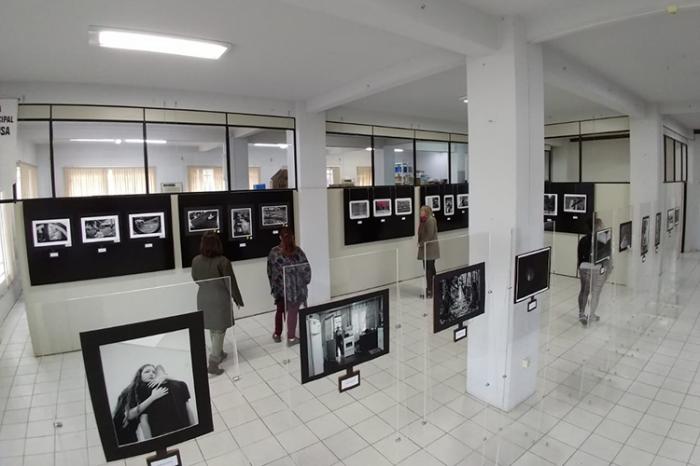 FIC sedia exposição com obras de fotógrafos indaialenses