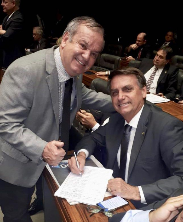 Peninha comemora inclusão do remédio mais caro do mundo no SUS