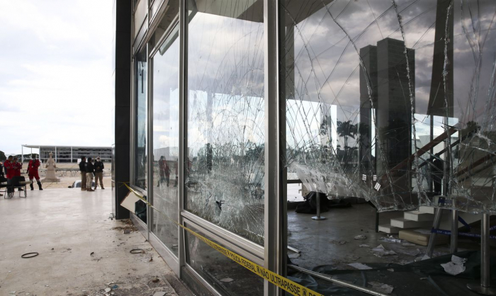 Operação da PF cumpre mandados contra envolvidos em atos em Brasília