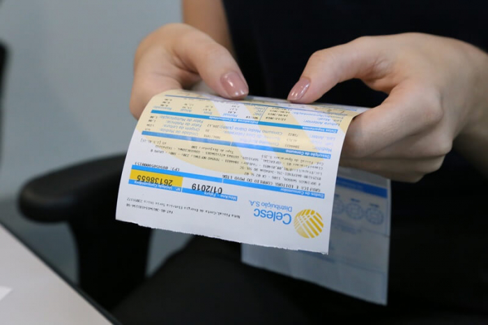 Aneel obriga distribuidoras a oferecer Pix para pagar contas de luz