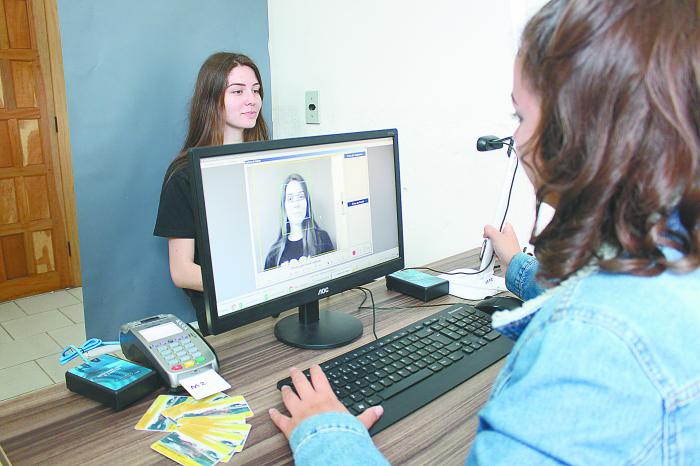 Presidente inova e opera com biometria facial