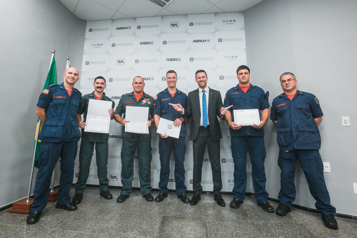 Alesc homenageia socorristas que atuaram no deslizamento de terra no PR