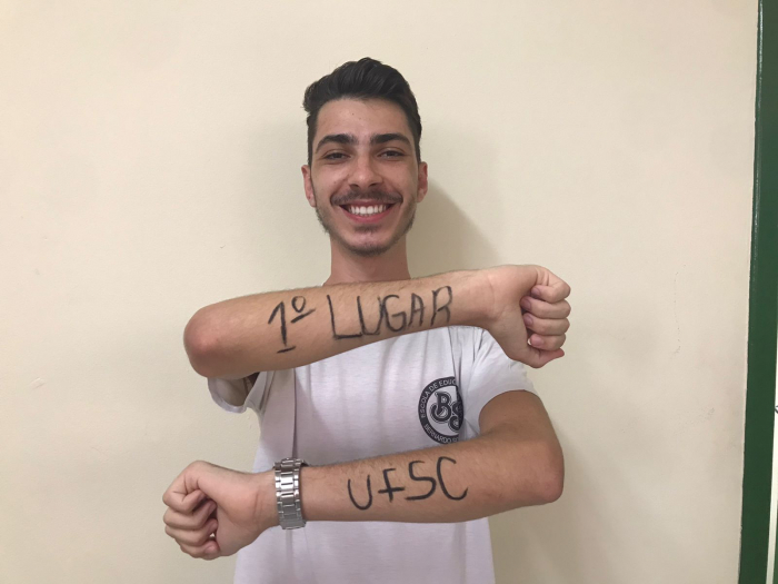 Estudante catarinense que tirou mil na redação do Enem é aprovado na UFSC e USP