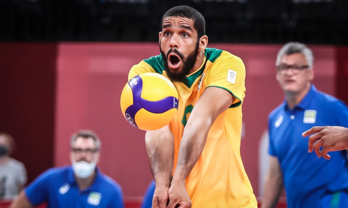 COB pune Wallace com 3 meses de suspensão por 