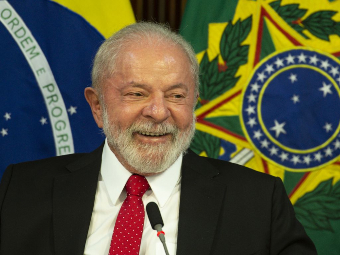 Brasil vai crescer mais que os pessimistas estão prevendo, diz Lula